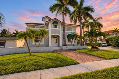 851 N 11th Avenue, Hollywood, FL 33019 - Photo 1