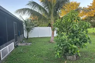 5121 Arbor Glen Cir, Greenacres, FL 33463 - Photo 3