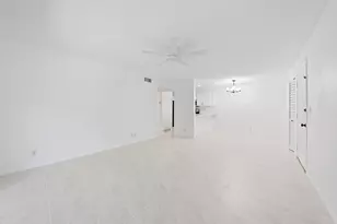 3402 Gardens E Dr, Palm Beach Gardens, FL 33410 - Photo 5