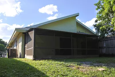 1211 SW 74th Avenue, North Lauderdale, FL 33068 - Photo 15