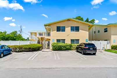 391 SE 19th Avenue #8, Pompano Beach, FL 33060 - Photo 1