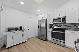 10051 Andrea Ln, Boynton Beach, FL 33437 - Photo 5