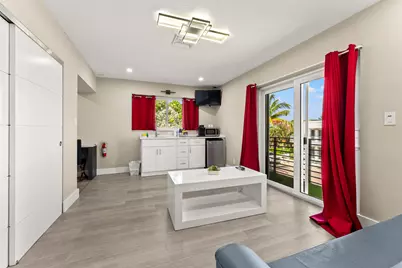 324 Roosevelt Street, Hollywood, FL 33019 - Photo 23