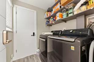 324 Roosevelt St, Hollywood, FL 33019 - Photo 37