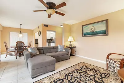 203 Suffolk E #E, Boca Raton, FL 33434 - Photo 5