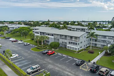 203 Suffolk E, Boca Raton, FL 33434 - Photo 17