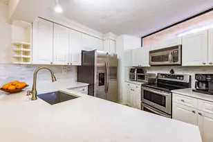 8279 Severn Dr, Boca Raton, FL 33433 - Photo 7