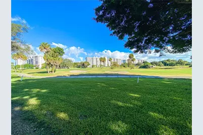 3900 Oaks Clubhouse Drive #106, Pompano Beach, FL 33069 - Photo 7