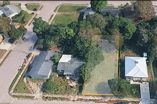 712 N 22nd St, Fort Pierce, FL 34950 - Photo 1
