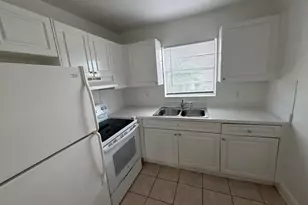 3460 NW 50th Ave, Lauderdale Lakes, FL 33319 - Photo 5