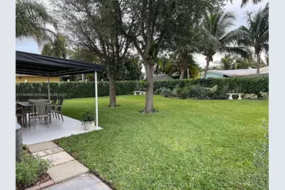 330 Cascade Lane, Palm Beach Shores, FL 33404 - Photo 5