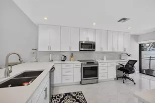 543 Prestwick Cir, Palm Beach Gardens, FL 33418 - Photo 21