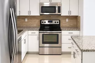 19380 Collins Ave, Sunny Isles Beach, FL 33160 - Photo 9