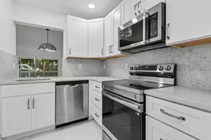 460 Paradise Isle Blvd, Hallandale Beach, FL 33009 - Photo 9