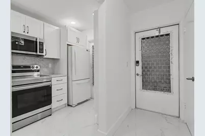 460 Paradise Isle Boulevard #101, Hallandale Beach, FL 33009 - Photo 11