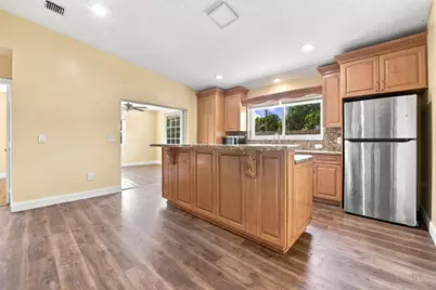 6824 SW 5th Street, Pembroke Pines, FL 33023 - Photo 3