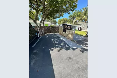 1075 NE 32nd Street #rear, Oakland Park, FL 33334 - Photo 15