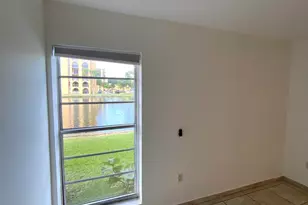 4709 NW 7th St, Miami, FL 33126 - Photo 11