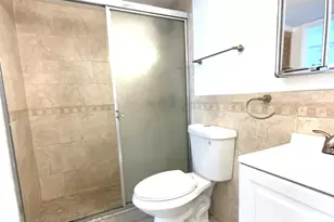 4709 NW 7th St, Miami, FL 33126 - Photo 13
