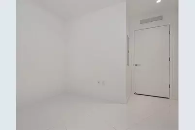 851 NE 1st Avenue #2402, Miami, FL 33132 - Photo 11