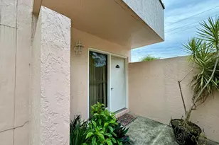 33 Deer Creek Rd, Deerfield Beach, FL 33442 - Photo 1