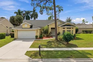 1015 Lake Breeze Dr, Wellington, FL 33414 - Photo 1