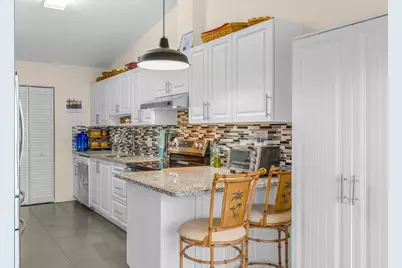 634 Centre Court SW #102, Vero Beach, FL 32962 - Photo 7