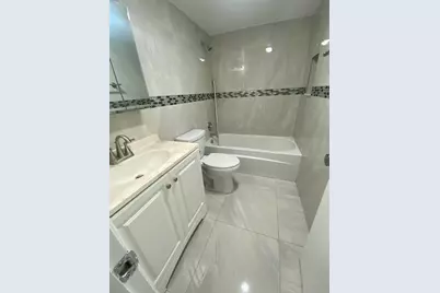 7 Kingswood A, West Palm Beach, FL 33417 - Photo 3