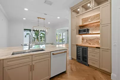 104 Intracoastal Circle, Tequesta, FL 33469 - Photo 5