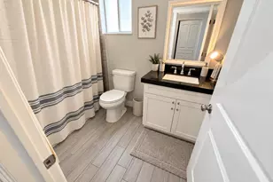 1720 NW 8th Pl, Fort Lauderdale, FL 33311 - Photo 21