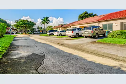 3257 Inverrary Boulevard W, Lauderhill, FL 33319 - Photo 21