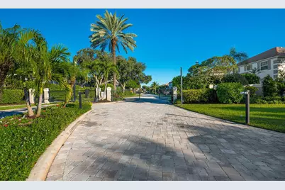 1233 Avondale Lane, West Palm Beach, FL 33409 - Photo 5