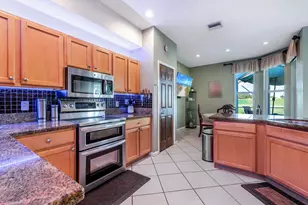 1233 Avondale Ln, West Palm Beach, FL 33409 - Photo 13