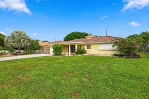 213 NE 24th Ct, Boca Raton, FL 33431 - Photo 3