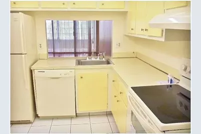 9235 Lagoon Place #315, Davie, FL 33324 - Photo 3
