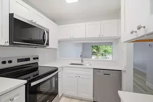 9939 Three Lakes Cir, Boca Raton, FL 33428 - Photo 5