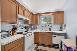 330 Palmwood Pl, Boca Raton, FL 33431 - Photo 13
