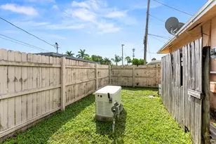 808 S Broadway, Lantana, FL 33462 - Photo 19