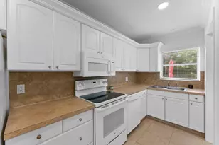 2631 NE 2nd Ave, Boca Raton, FL 33431 - Photo 7
