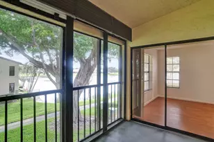 300 Palmwood Pl, Boca Raton, FL 33431 - Photo 25