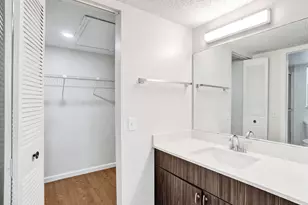 300 Palmwood Pl, Boca Raton, FL 33431 - Photo 19