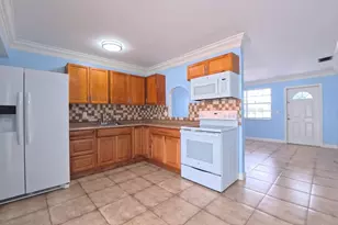 962 Sumter Rd E, West Palm Beach, FL 33415 - Photo 5