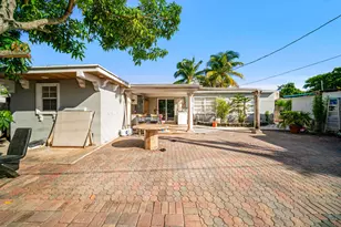 1020 Forest Ct, West Palm Beach, FL 33405 - Photo 7
