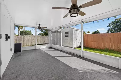 446 E Shadyside Circle, West Palm Beach, FL 33415 - Photo 9
