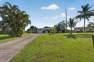 446 E Shadyside Cir, West Palm Beach, FL 33415 - Photo 1