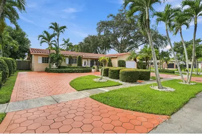 8670 NW 19th Street, Pembroke Pines, FL 33024 - Photo 1