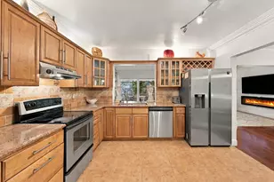 8670 NW 19th St, Pembroke Pines, FL 33024 - Photo 13