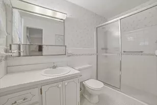 500 S Luna Ct, Hollywood, FL 33021 - Photo 17