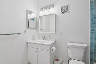 8400 Lagos De Campo Blvd, Tamarac, FL 33321 - Photo 15