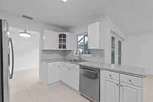 2315 NW 98th Ln, Coral Springs, FL 33065 - Photo 11